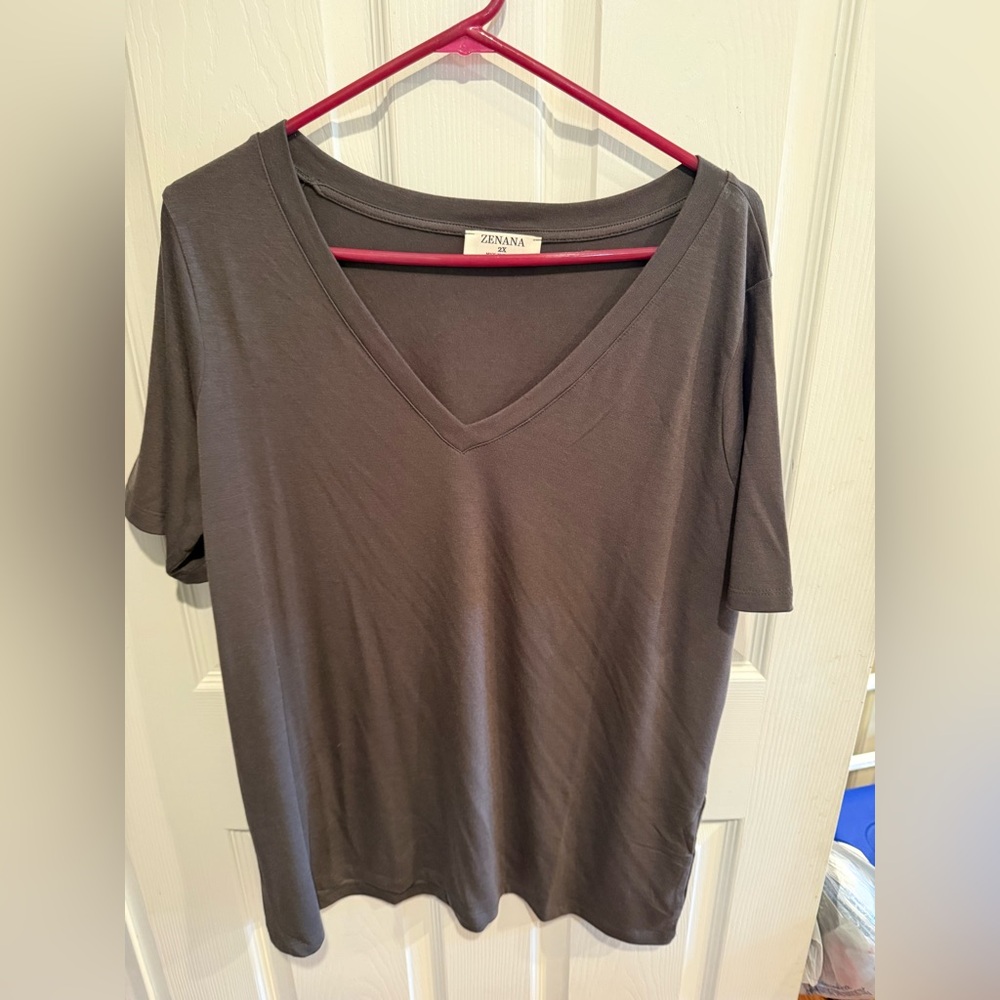 NWOT Zenana  Size 2X Grey V Neck T Shirt